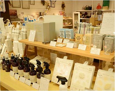 grappino店内の雑貨コーナーの写真